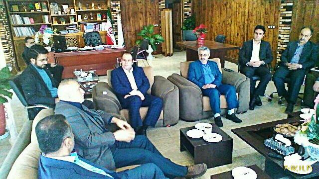 شهردار لاهيجان در نشست دوستانه با نمايندگان اصناف : پيشنهاد ايجاد بازارچه براي ساماندهي دستفروشان
